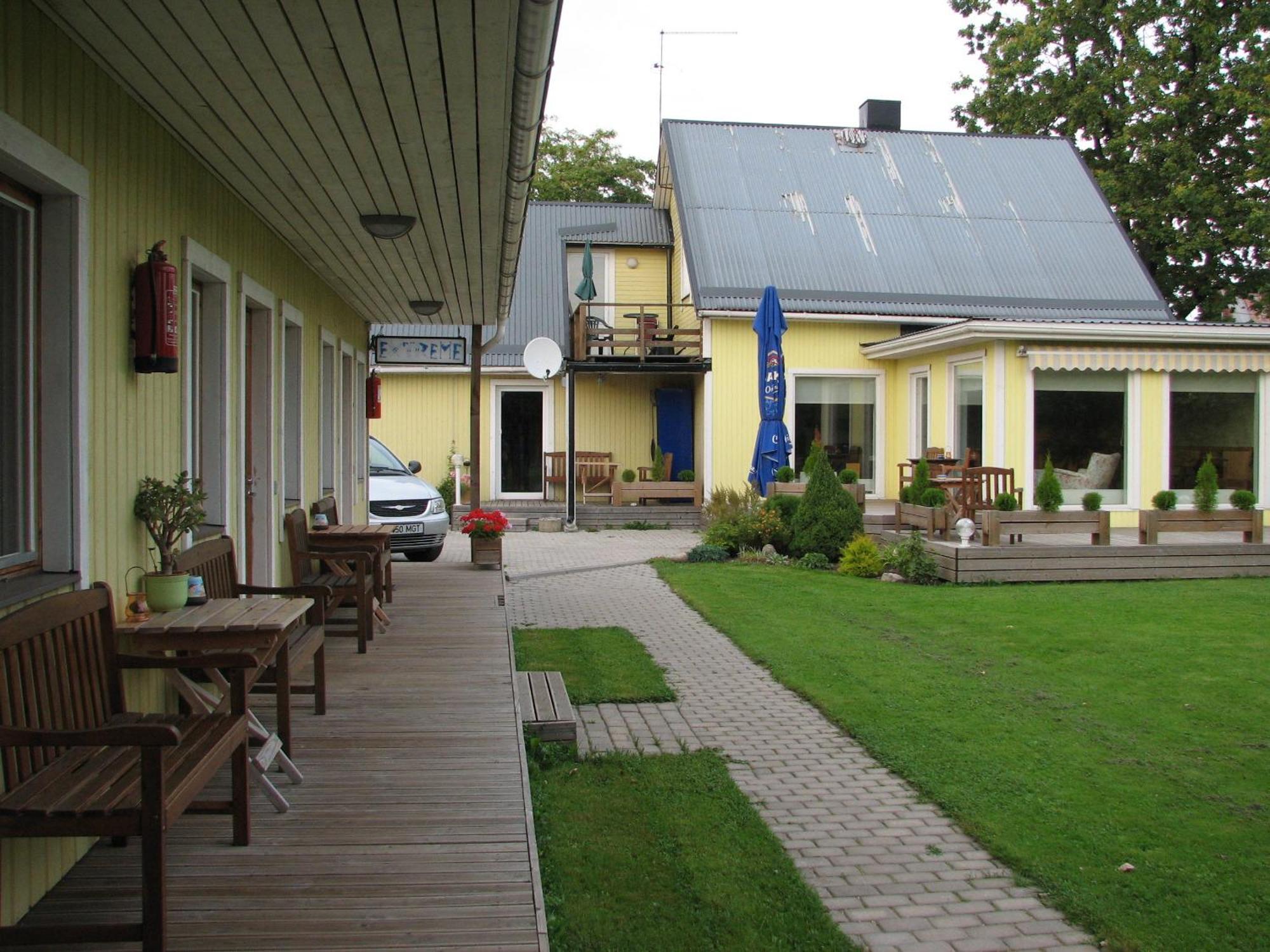 Kaare Guesthouse ヴィリャンディ エクステリア 写真